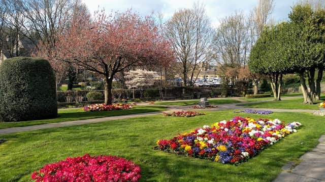 Holmside Memorial Gardens - Park in holme valley