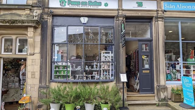 Paws on Sofas - Pet Shops in cross roads