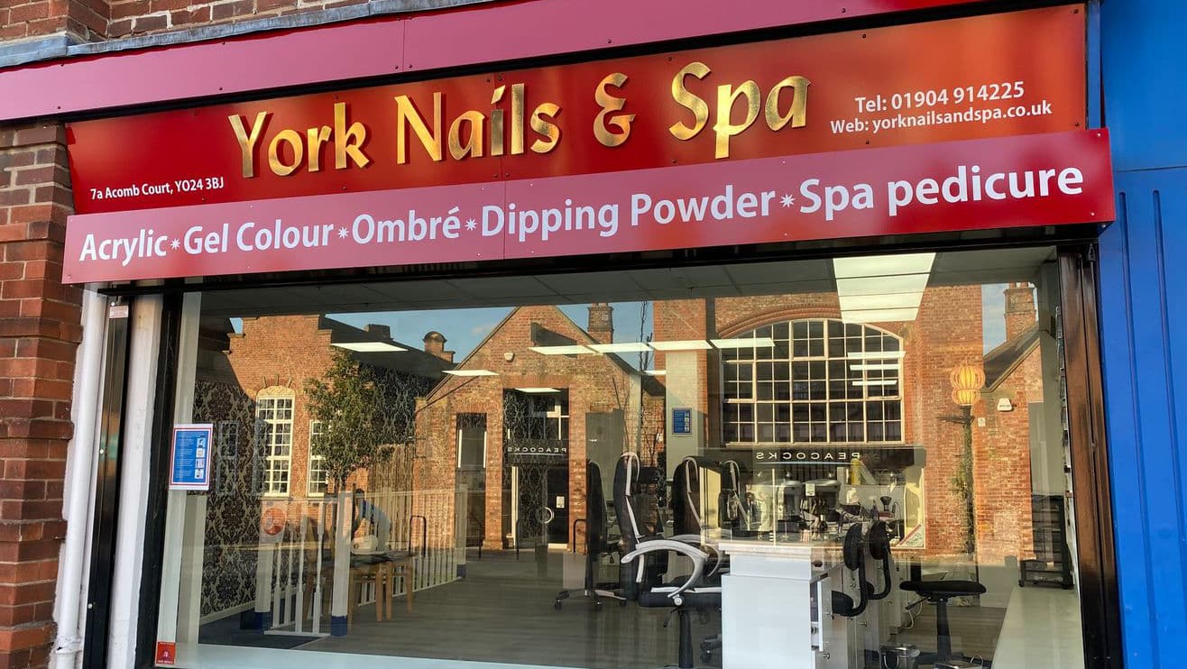 York Nails & Spa