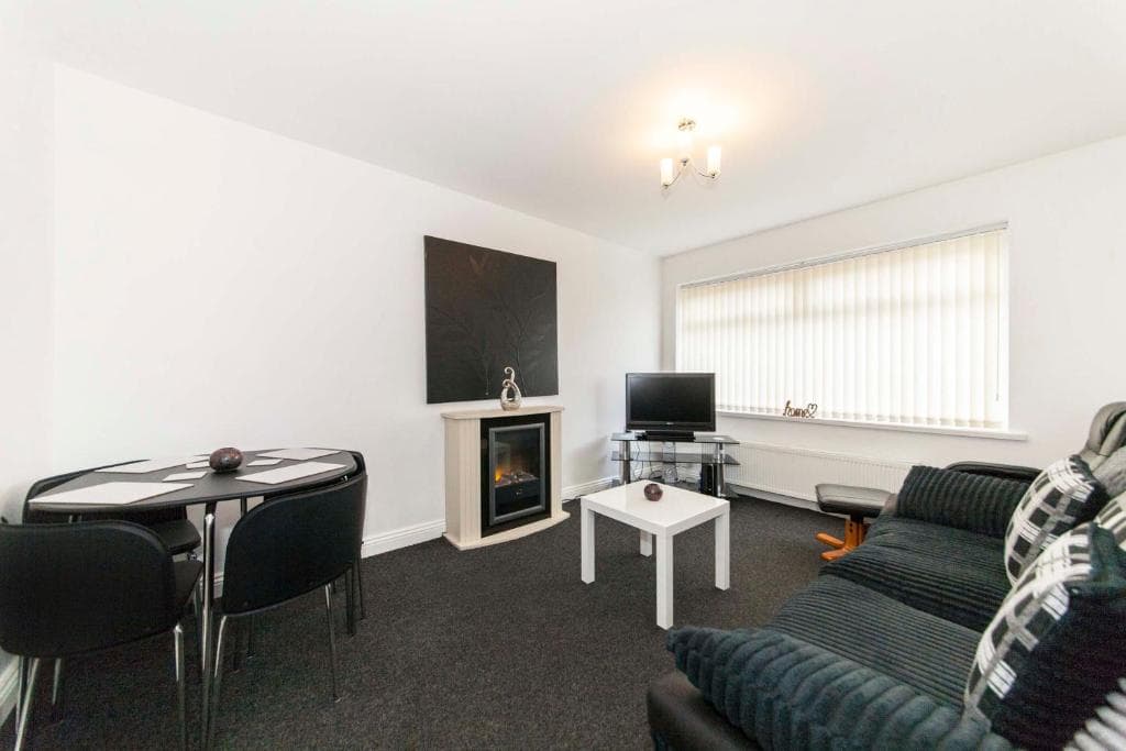 Belmont Budget Apartment