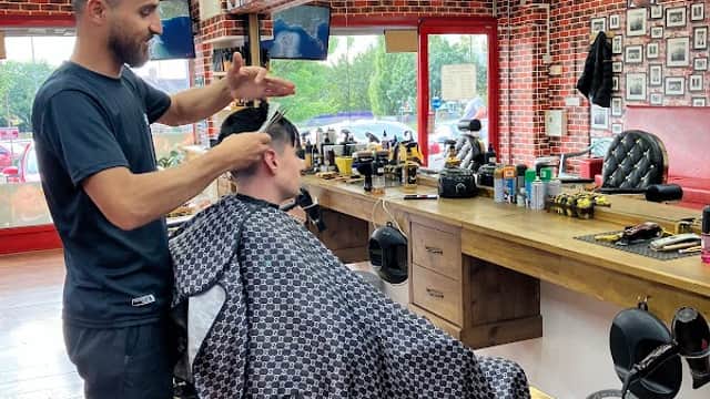 Golden clippers - Barbers in castleford