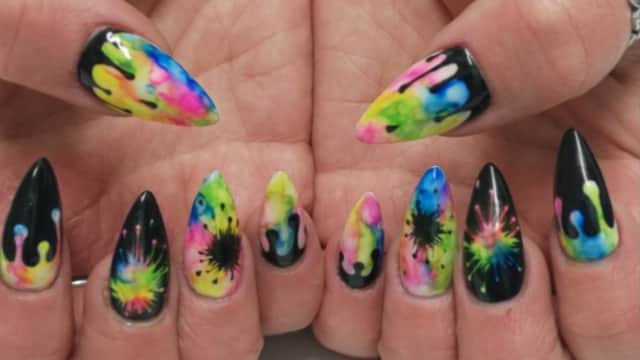 Daiseys - Nail Salons in holme valley