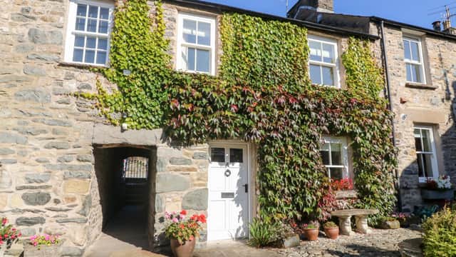 Accommodation at 6 Kings Court in barbon