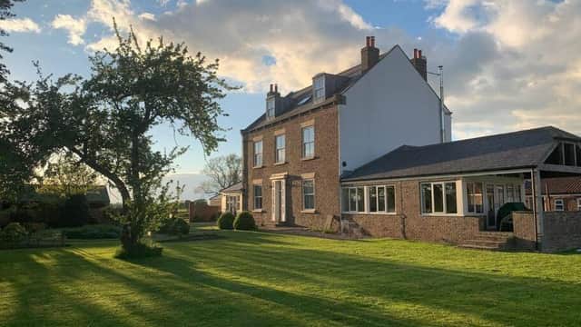 Accommodation at Wressle Grange (farmhouse) in wressle