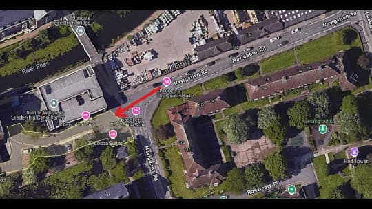Aerial view of car park locations in York, with streets, buildings, and nearby amenities marked.