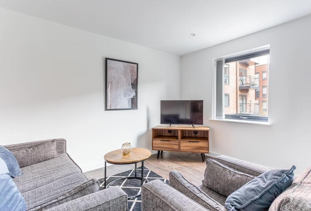 Modern, Spacious 2 Bedroom York Apartment