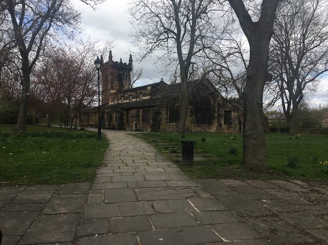 Batley Parish C Of E J I & N School