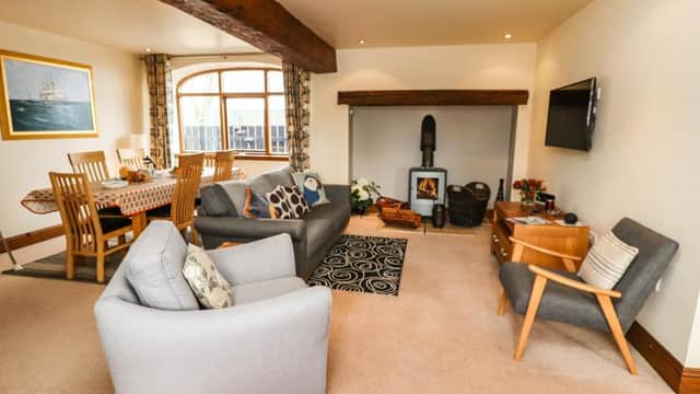Accommodation at Hurdles Cottage in wold newton
