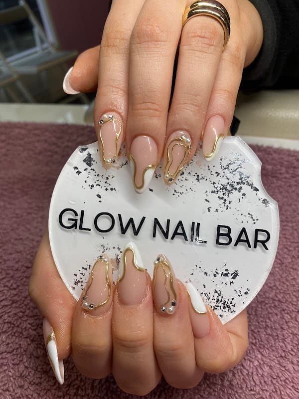 Glow Nail Bar