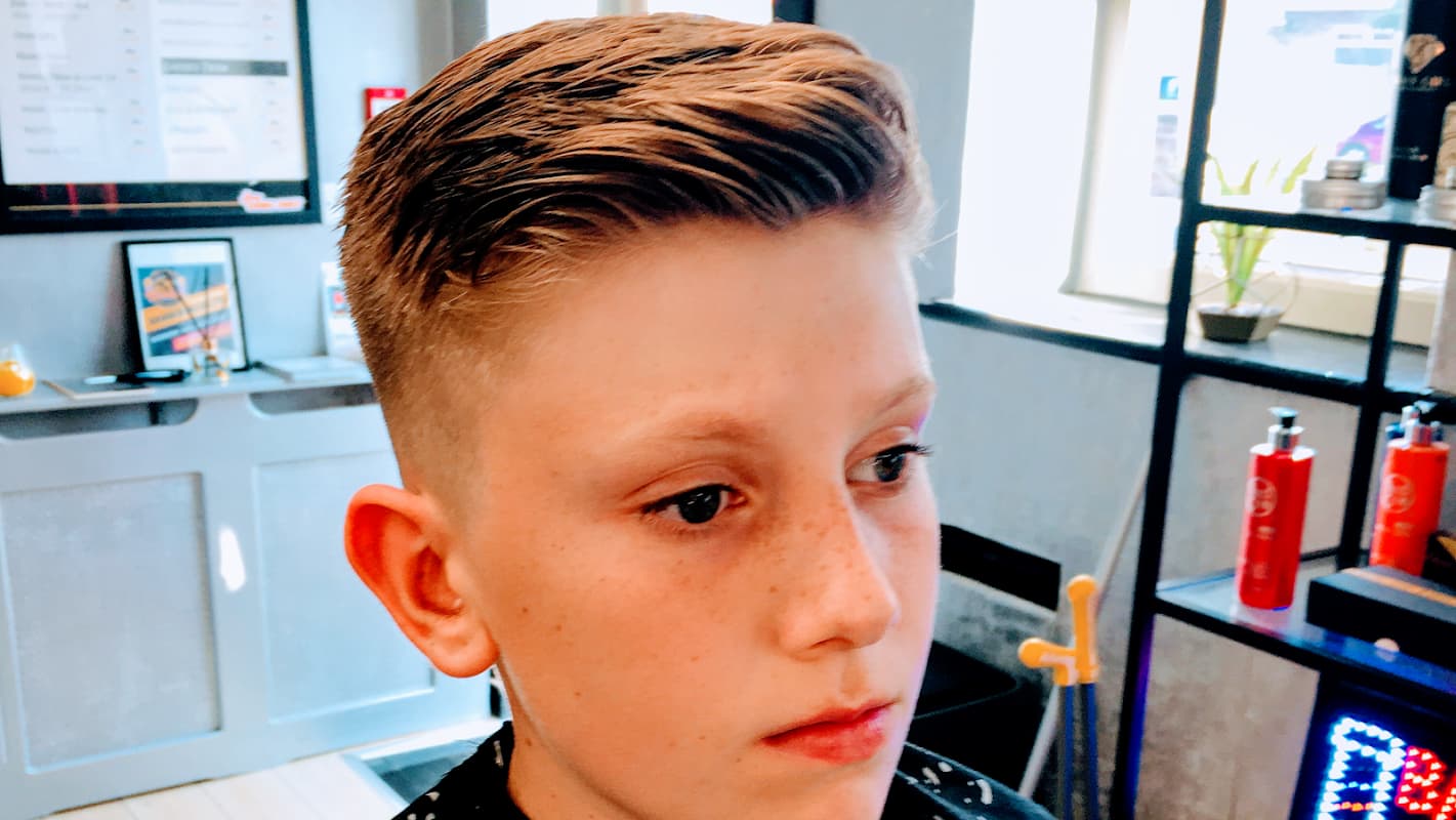 GRAFFGIRL BARBER