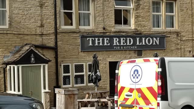 Pub Red Lion Brighouse in rastrick