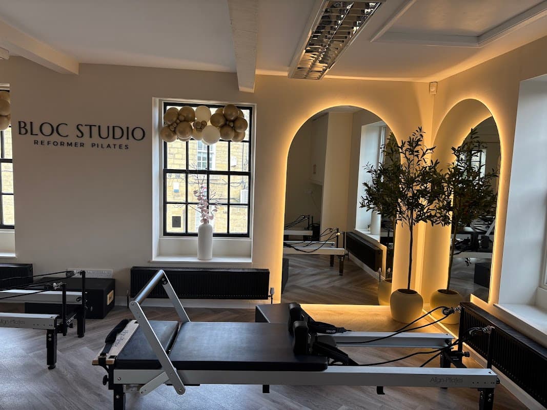 BLOC STUDIO Reformer Pilates