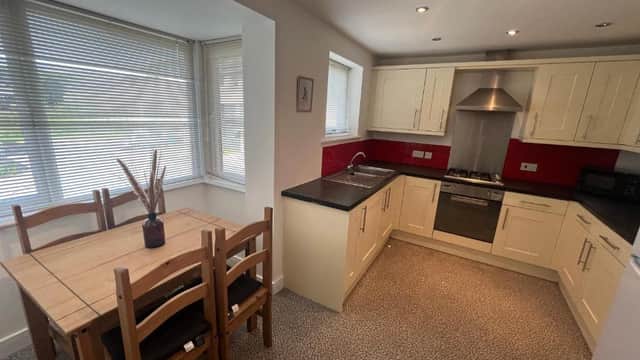 Accommodation at Super 4 Bedroom 7 Person and 3 Bathroom HOUSE in hull