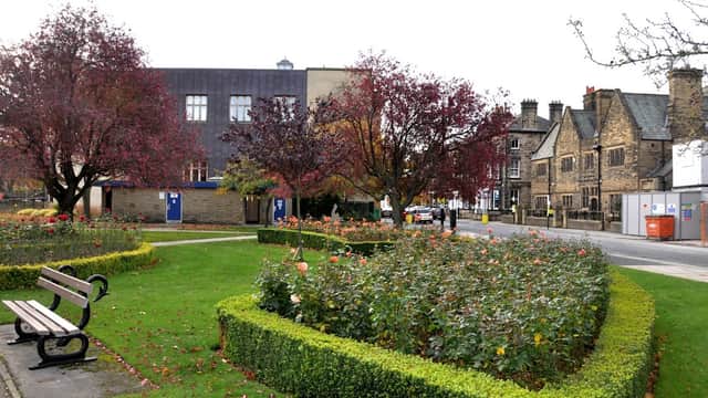 Bus Stop at Library Gardens - Bus Stops in harrogate