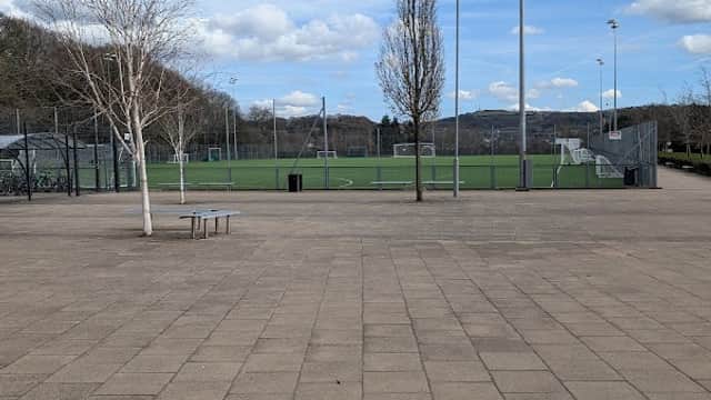 Bus Stop at Salt Grammar School E (stop E) - Bus Stops in saltaire