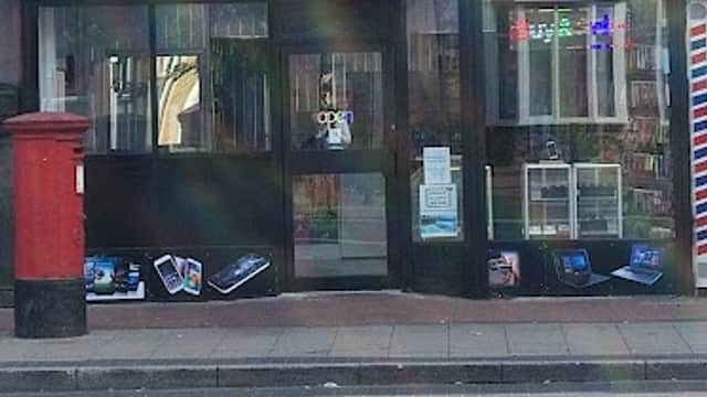 𝐂𝐑 𝐌𝐨𝐛𝐢𝐥𝐞 𝐏𝐡𝐨𝐧𝐞𝐬 𝐚𝐧𝐝 𝐋𝐚𝐩𝐭𝐨𝐩𝐬 - Phone Shops in hull