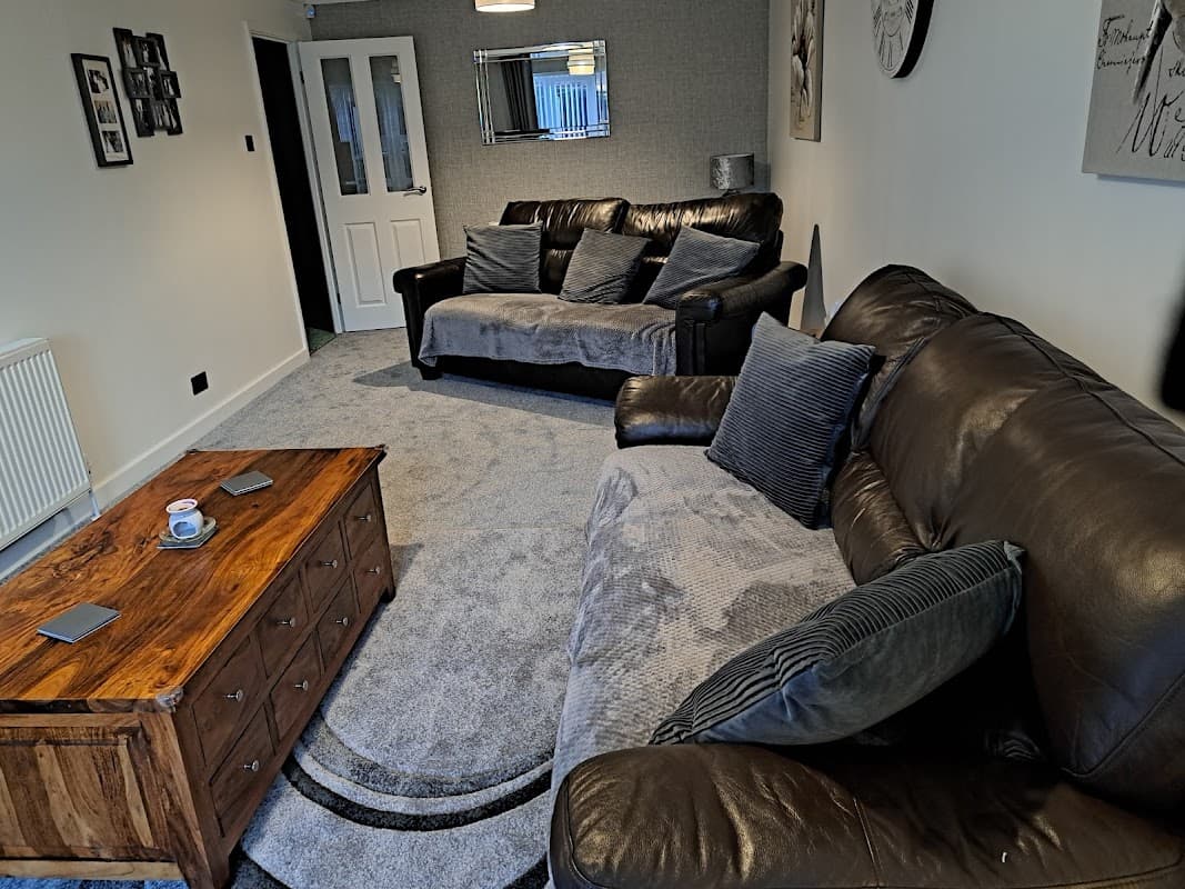 Dadswell Geoff Ltd