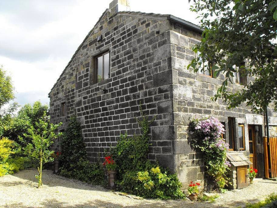 Higher Scout Holiday Cottage
