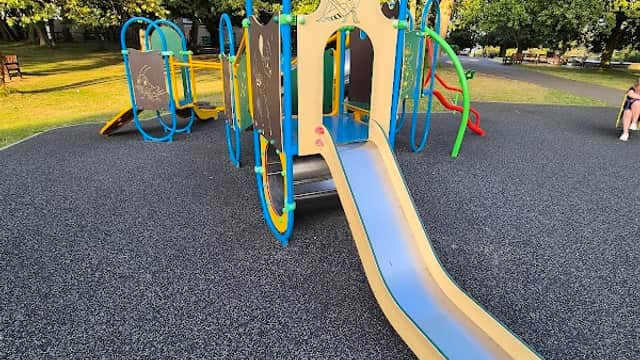 Glen Gardens Playground - Playgrounds in filey
