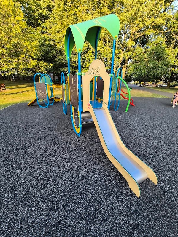 Glen Gardens Playground