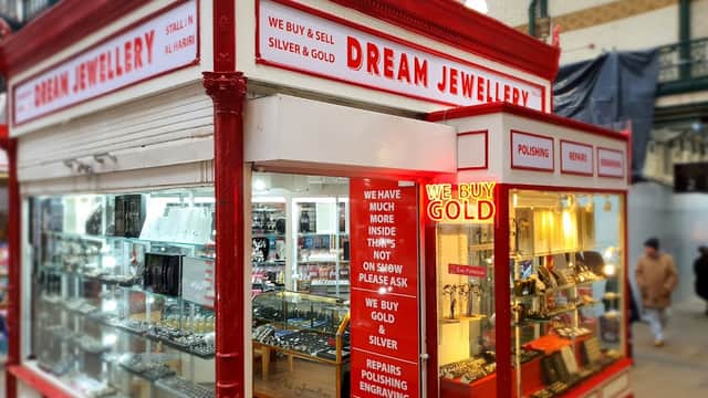 Dream Jewellers, Buy Gold/Silver, ear piercing - Jewellers in leeds