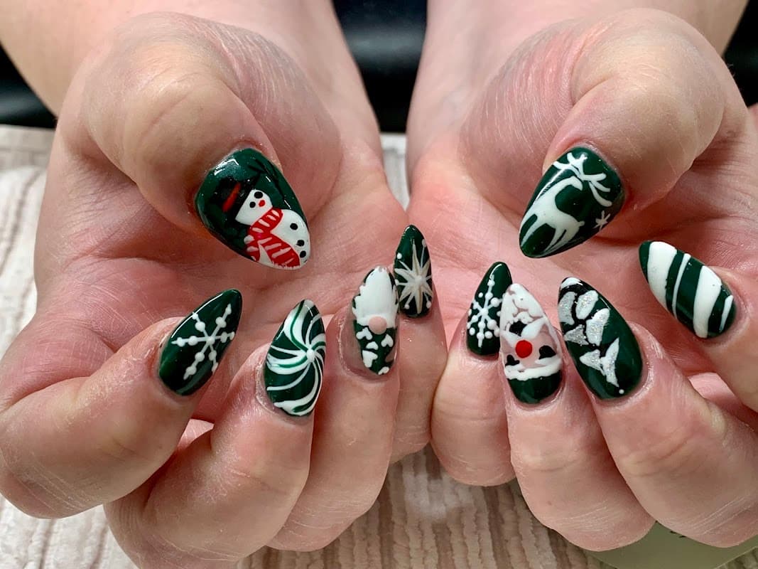 Hollywood Nails of York