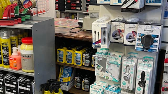 Wallis Motors - Garages in bolsterstone ewden village