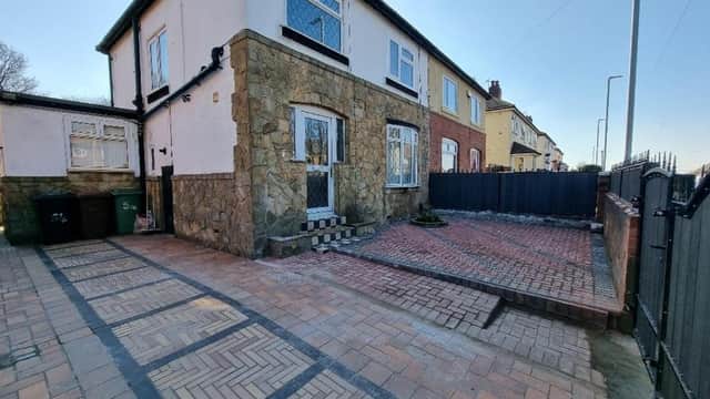 Accommodation at Modern 3 bedroom residential home w/secure parking in killingbeck