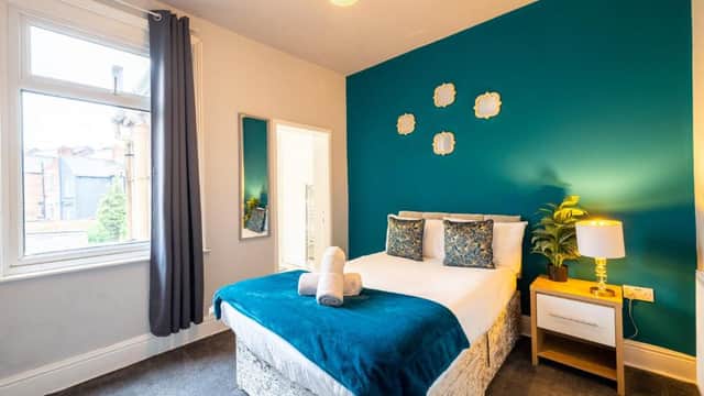 Accommodation at Sheffield Contractors Stays- Sleeps 6, 3 bed 3 bath house. Managed by Chique Properties Ltd in brightside