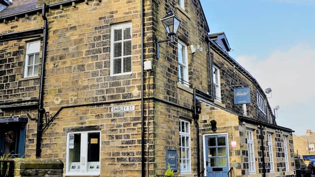 Weavers of Haworth - Guesthouse & Cottages - Guest House in cross roads