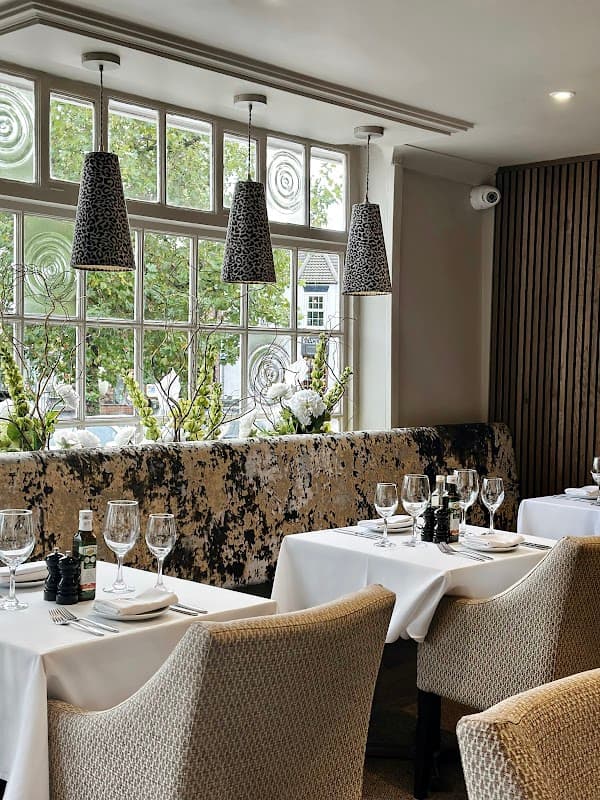 Ziniz Restaurant & Wine Bar