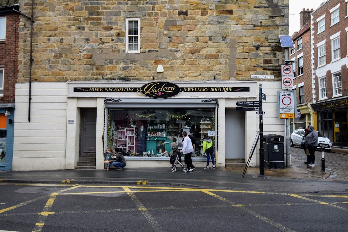J'adore Whitby