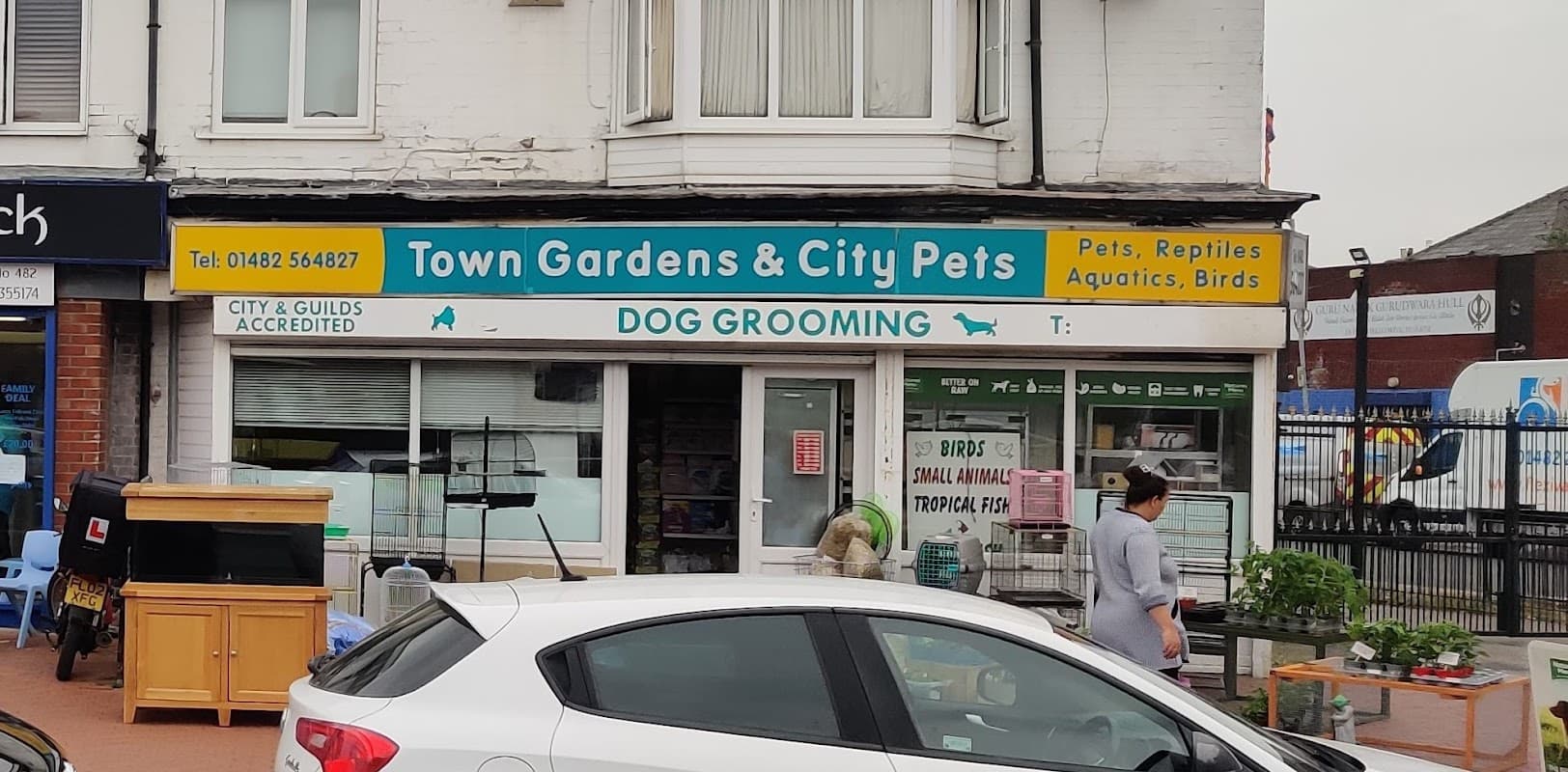Town Gardens & City Pets