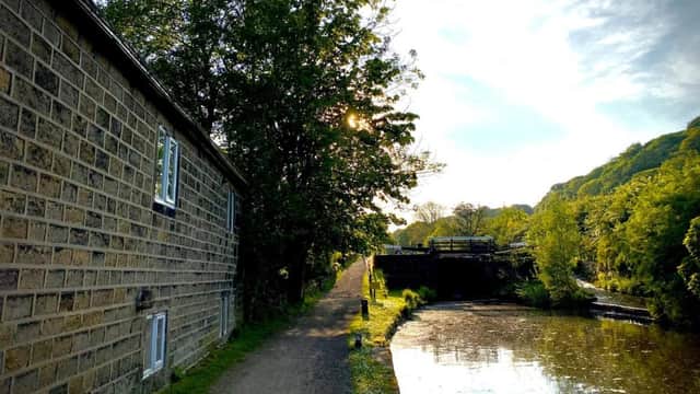 Accommodation at Cosy cottage with a canal view in hebden bridge