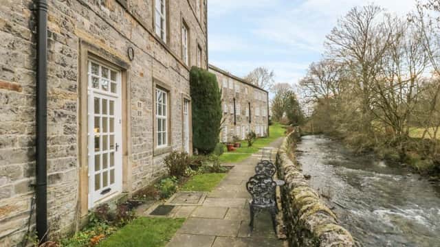 Accommodation at 2 Riverside Walk, Skipton in airton