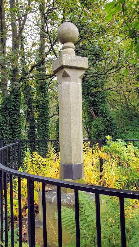 The Maythorne Cross