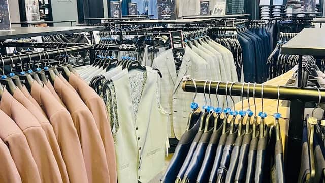 Skopes - Clothes Shops in batley