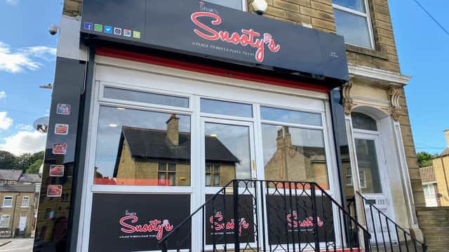Shakโs Snooty's - Takeaway in huddersfield