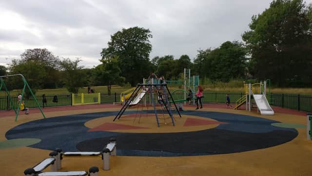 Beckett Park - Park in leeds