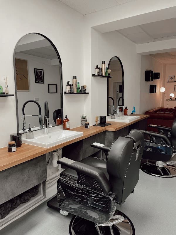 MAN HAIR