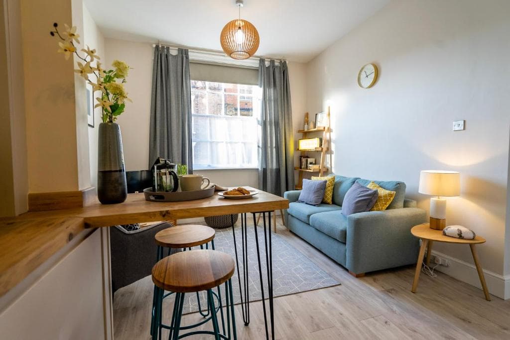 Heart of the City Luxury Apartment