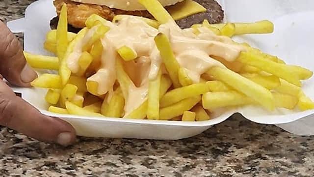 Safs pizza - Takeaway in beeston