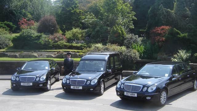 RICHARD FEARNLEY FUNERAL DIRECTORS - CARING FOR ALL DISTRICTS - Funeral Directors in dewsbury