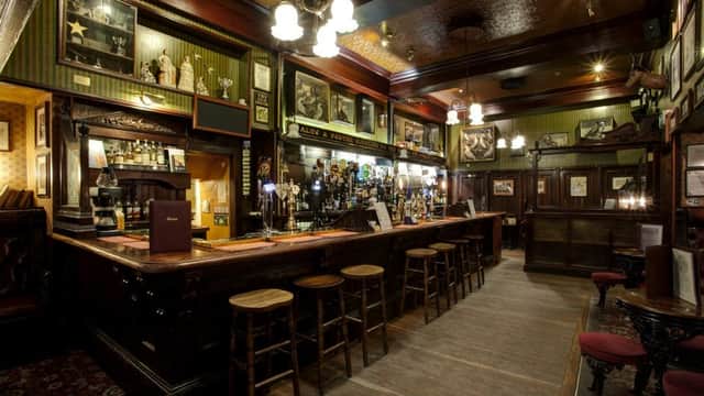 Pub Hales Bar in harrogate