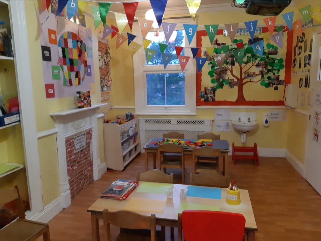 Straylands Day Nursery