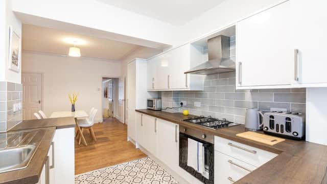Accommodation at 4 bedroom house, 5 double beds and free parking. in beeston