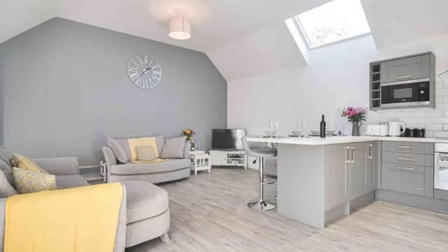 Hoxne Cottages - Poppy Cottage with private hot tub, York, Yorkshire
