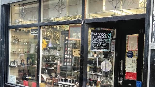 Apna Elec-Tics/Gifts - Gift Shops in barnsley