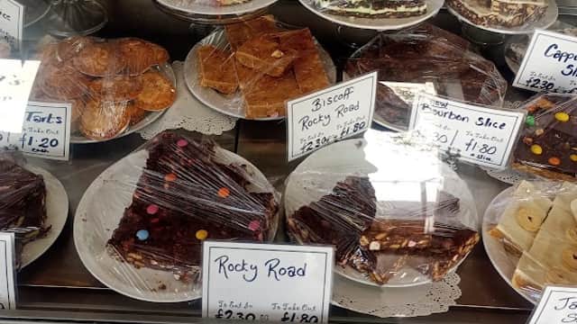 Edwina's Cakes - Bakers in richmond