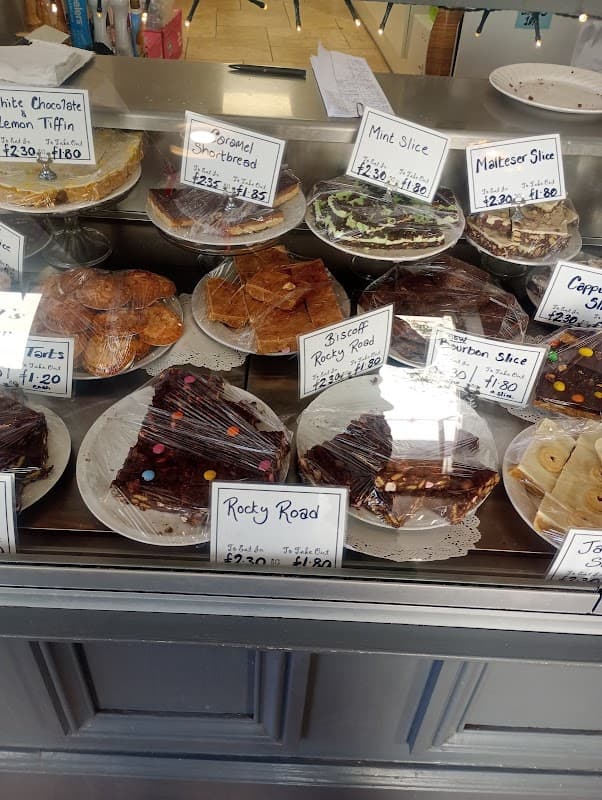 Edwina's Cakes